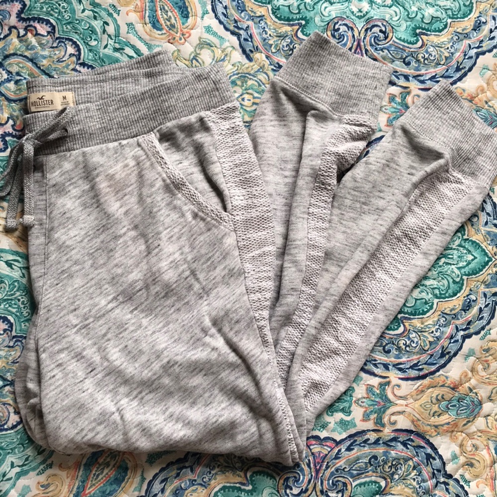 Hollister joggers